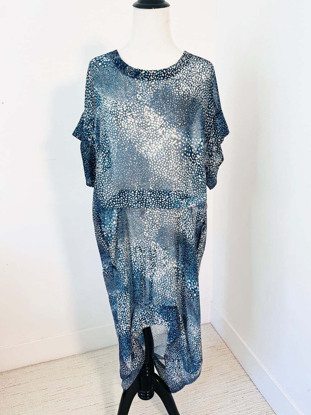 MALIA MILLS Candice Size M Semi-Sheer Cover-Up Eurosummer Vacation Luxury Flowy
